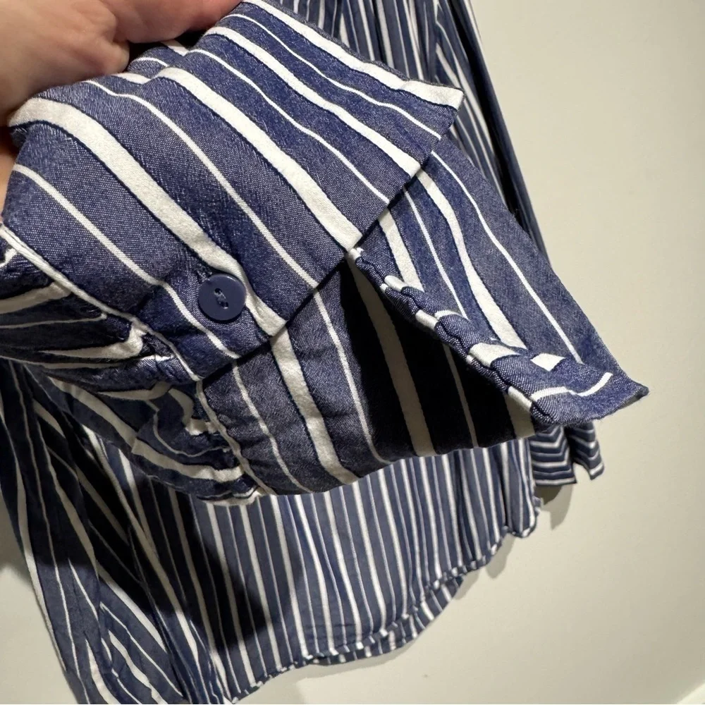 H&M Blue and White Striped Blouse. Size Medium - Picture 5 of 9